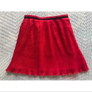 Kate Spade pleated skirt girls sz 10. Used but great condition.